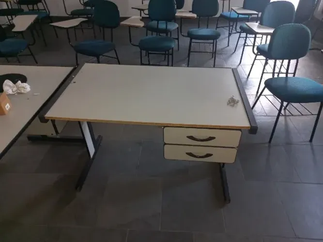 Mesa de Escritório com Gavetas 1,20x0,90