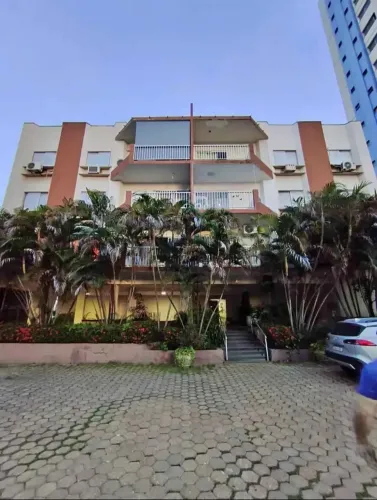 apartamento a venda com sacada e armários planejados sendo 3 quartos 1 suíte bairro consil