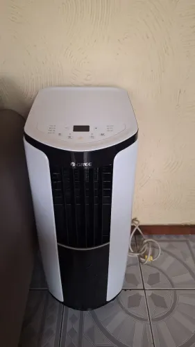Ar condicionado portátil 127V 12mil BTU