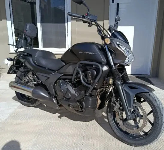 Honda CTX 700 N 