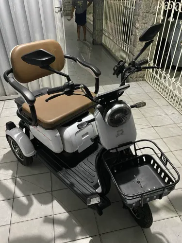 Triciclo Elétrico Duos Fênix 750w Três Assentos Bagagem Confortável Para Adultos