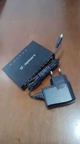 Roteador/Switch Profissional - Ubiquiti EdgeRouter X
