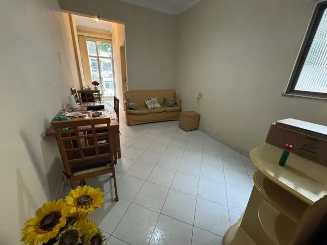Imóvel para venda possui 50 metros quadrados com 1 quarto em Copacabana - Rio de Janeiro -