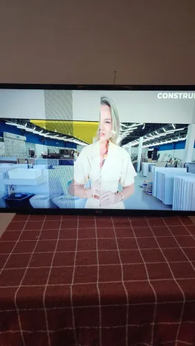 TV LG Full HD (Com defeito na Tela)