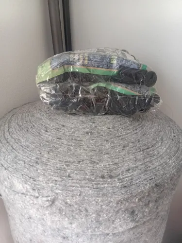 Manta bidim 70mts com estacas fixação