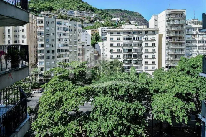 MARAVILHOSO APARTAMENTO COM VARANDA, VISTA PARA LAGOA, VAGA NA ESCRITURA!!