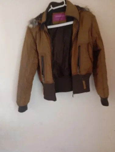 Casaco de Frio de Nylon com capuz removível 
