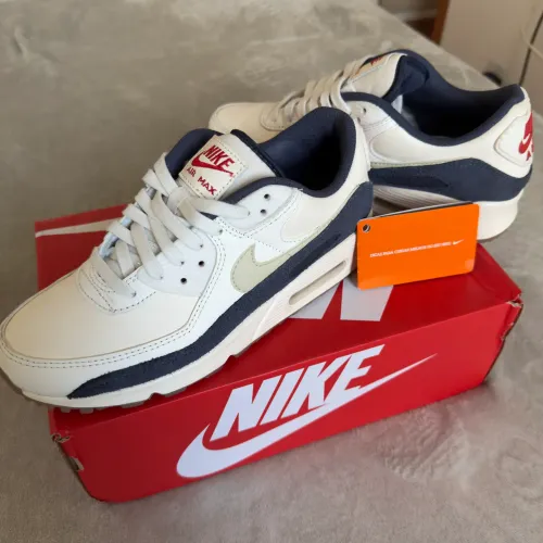 Tênis Nike Air Max 90 premium