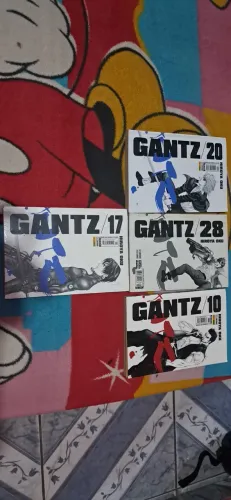 Mangás "GANTZ"em perfeito estado