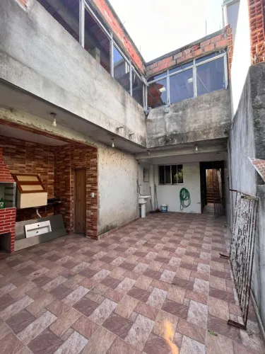 OPORTUNIDADE: 2 CASAS NA AVENIDA AFONSO MORENO,54 - 165 m² DE ÁREA CONSTRUÍDA