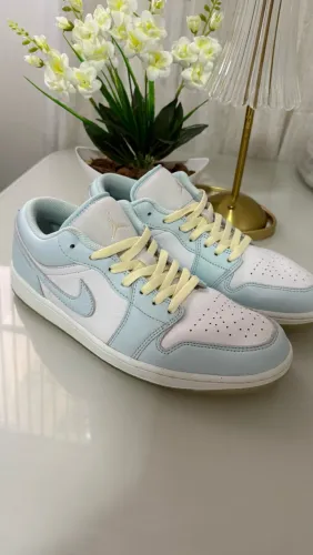 Jordan 1 low Glacier Blue