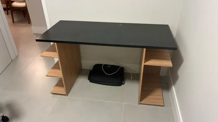 Escrivaninha 136x60