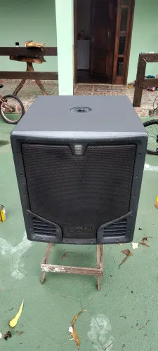 Caixa de subgrave eon500 JBL 