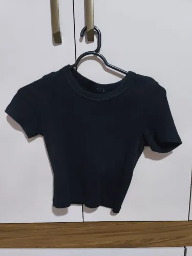 Cropped preto