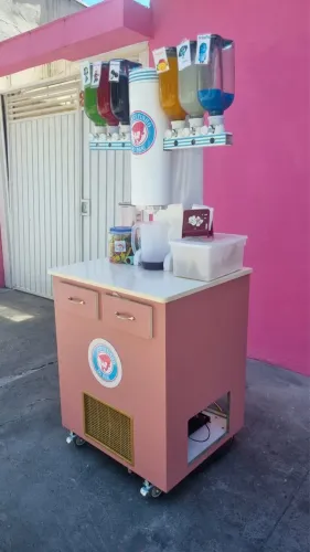 Máquina de sorvete retrô - praticamente nova, pouco uso