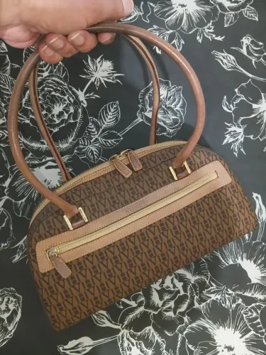 Bolsa Victor Hugo.
