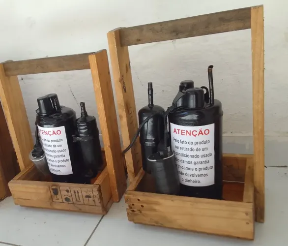 Compressor de ar-condicionado ótimo pra pinturas 