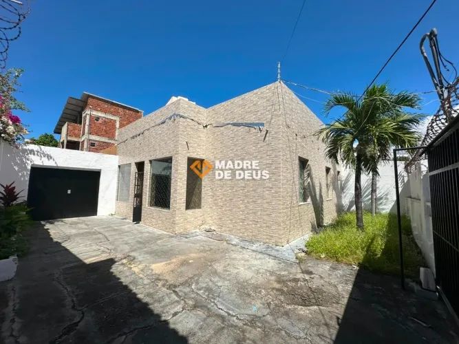 Casa José Bonifácio 371,47 m² | Localização Estratégica em Fortaleza