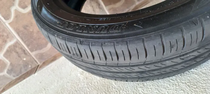 Um Pneu Dunlop 185 55 16 