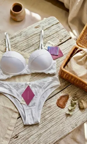 Lingerie de marca Linhas e Cores, conjunto lindo