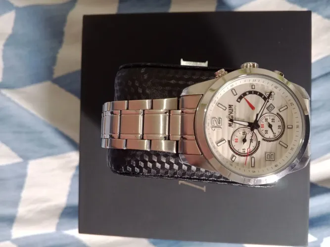 Vendo relógio Magnum