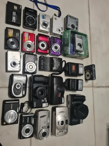 Grande lote de câmeras e acessórios de fotografia NO ESTADO