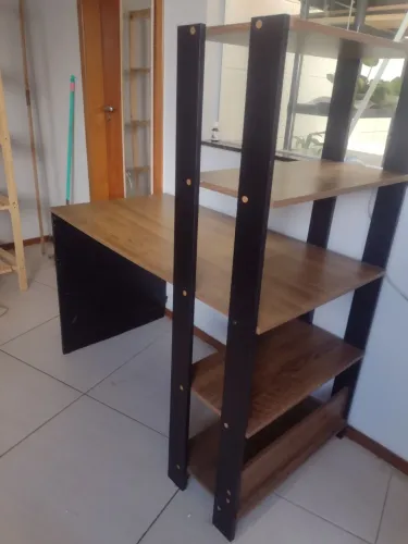 Mesa de Estudos/Home Office com Estante Integrada (Estilo Industrial) 