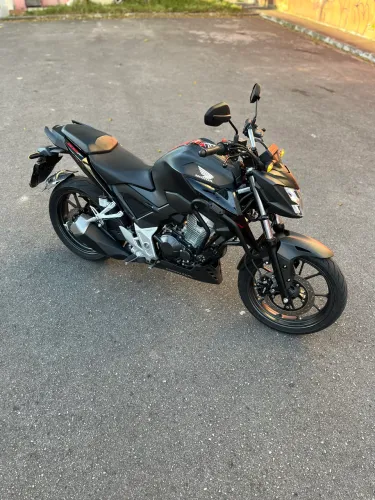 CB 300F 2024