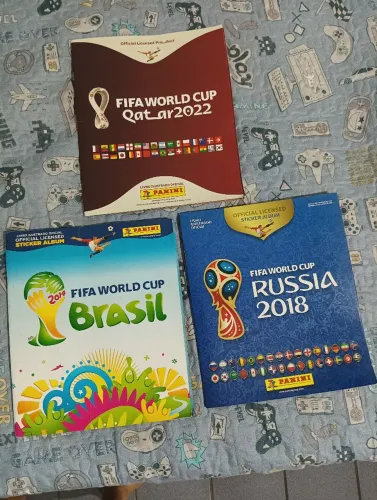 Vendo Álbum da Copa 2014, 2018 e 2022 Capa Mole, completo! Para colecionadores