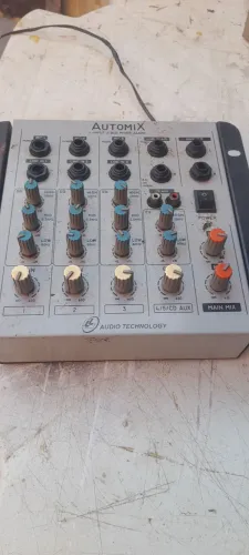 Mesa de som Automix 5 canais