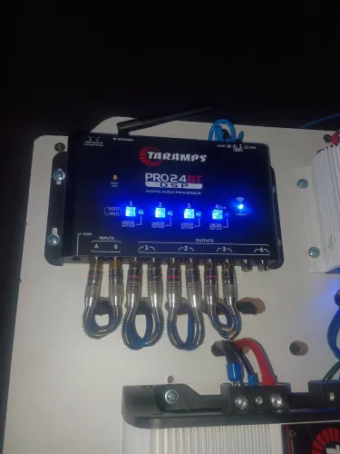 Som Automotivo Completo - 2 Cara Preta com Tela + Taramps Bass (Grave Monstro)