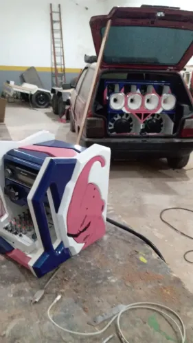 Vendo som automotivo