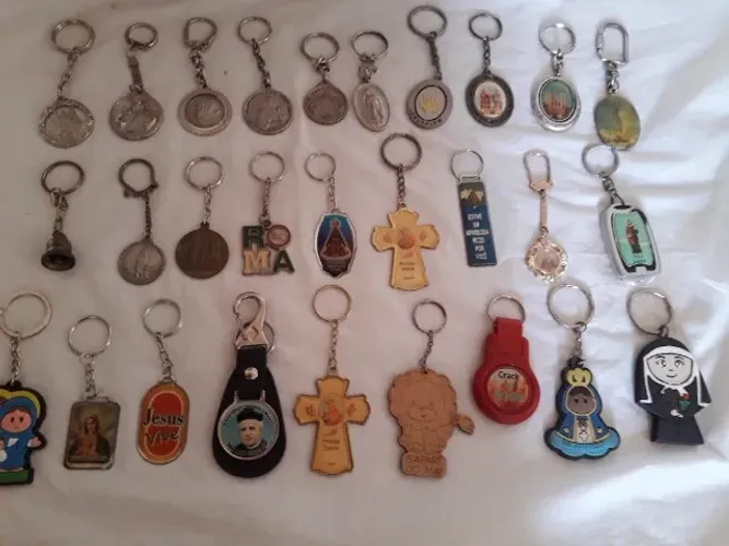 Religiosos Chaveiros Título  Lote Com 27 Peças
