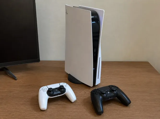 Sony PlayStation 5, Com Leitor de Discos + Controles Sem Fio DualSense