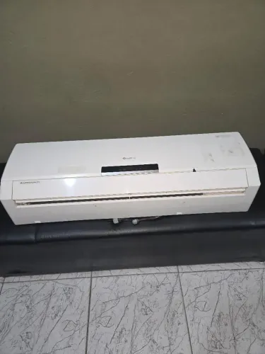 Vendo evaporadora Gree de 18mil BTUs.