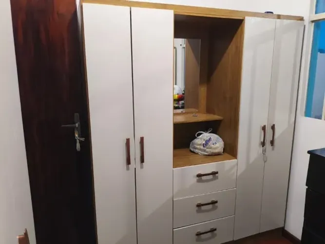 guarda-roupas 4 portas, 3 gavetas