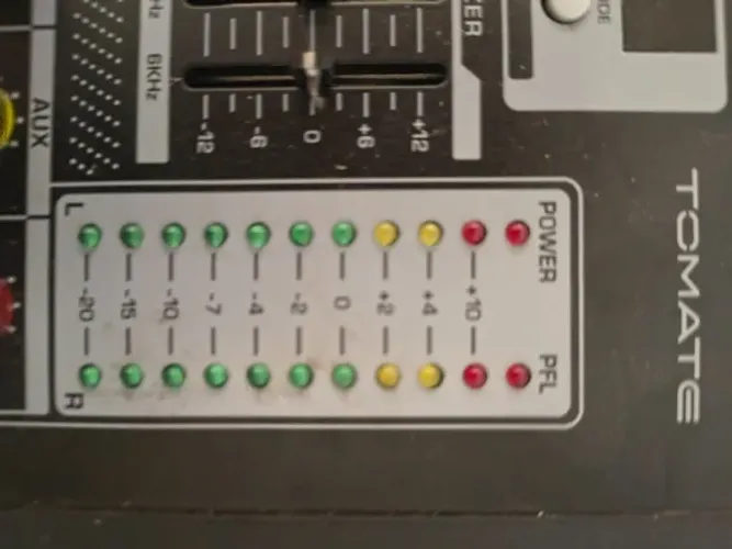 Mesa Tomate Pro Mixer USB 16 Canais,na caixa, nunca foi usada.