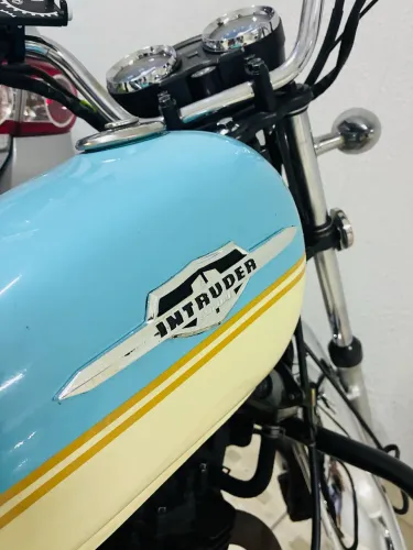 Intruder 125 CE