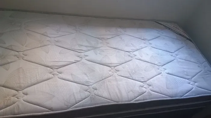 Cama de solteiro 