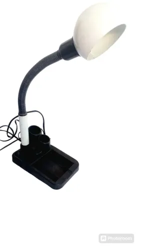 Luminária de mesa articulada
