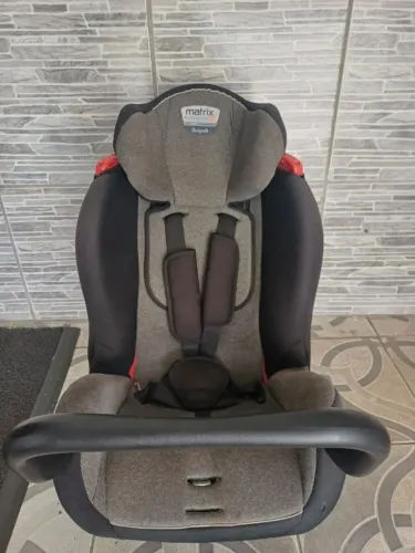 Cadeira para Auto Burigotto Matrix Evolution K 0 a 25kg - Excelente Estado