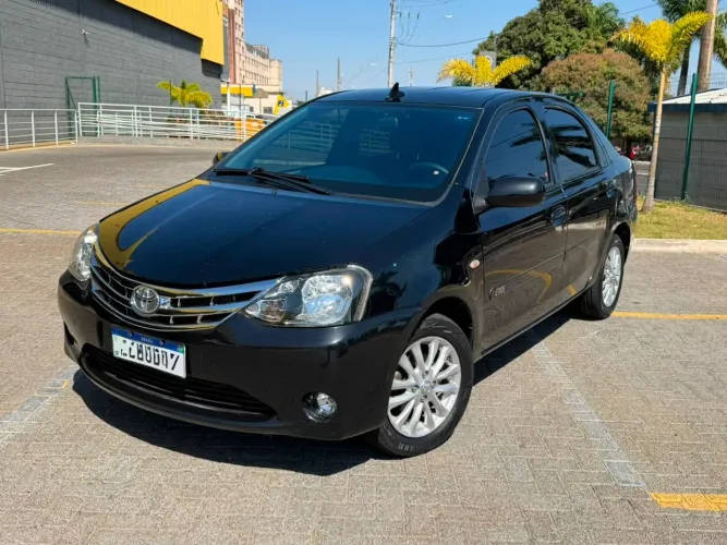Toyota Etios XLS Sedan 1.5 Flex 16V 4P Mec. 2013