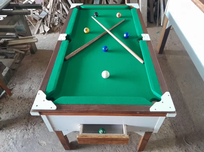 Mesa de bilhar semi-oficial (Infantil).