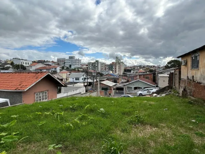 Terreno com área de 345 m² no Estreito