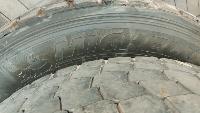 Pneus para caminhão