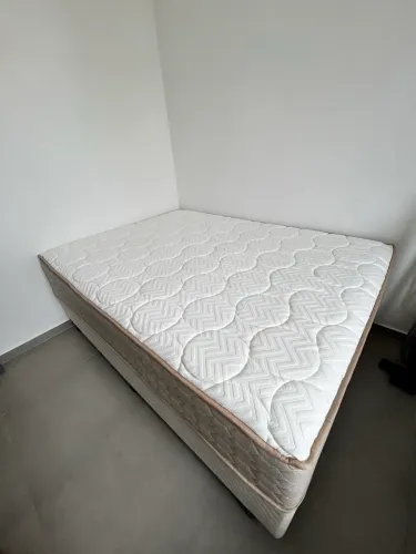 Cama praticamente nova
