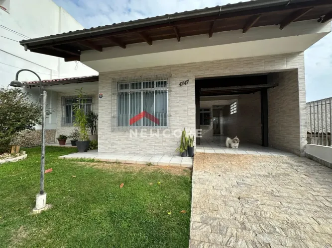 Casa em Rua Irmã Bonavita - Capoeiras - Florianópolis/SC