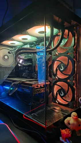 Computador PC Gamer RX 9070 Ryzen 77800x3d