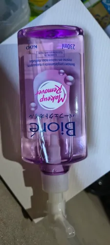 Cleasing oil biore novo ( retira maquiagem) dupla limpeza