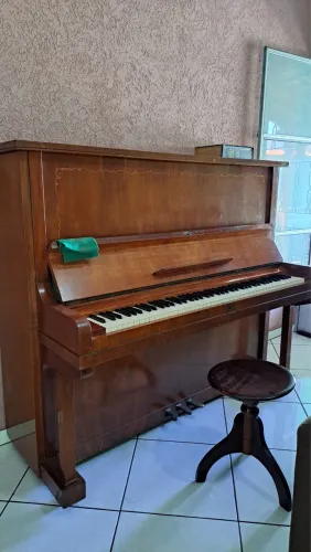 Piano Brasil Vertical Clássico - Excelente Estado Estrutural